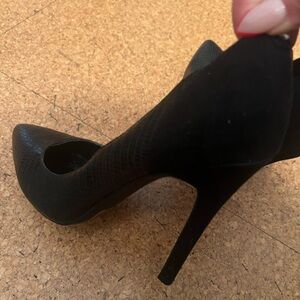 Guess black stiletto heels